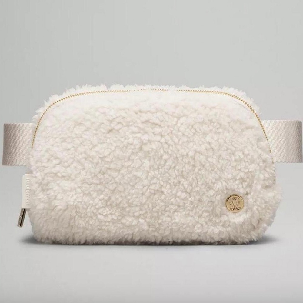 Lululemon Everywhere Belt Bag 1L White Fleece